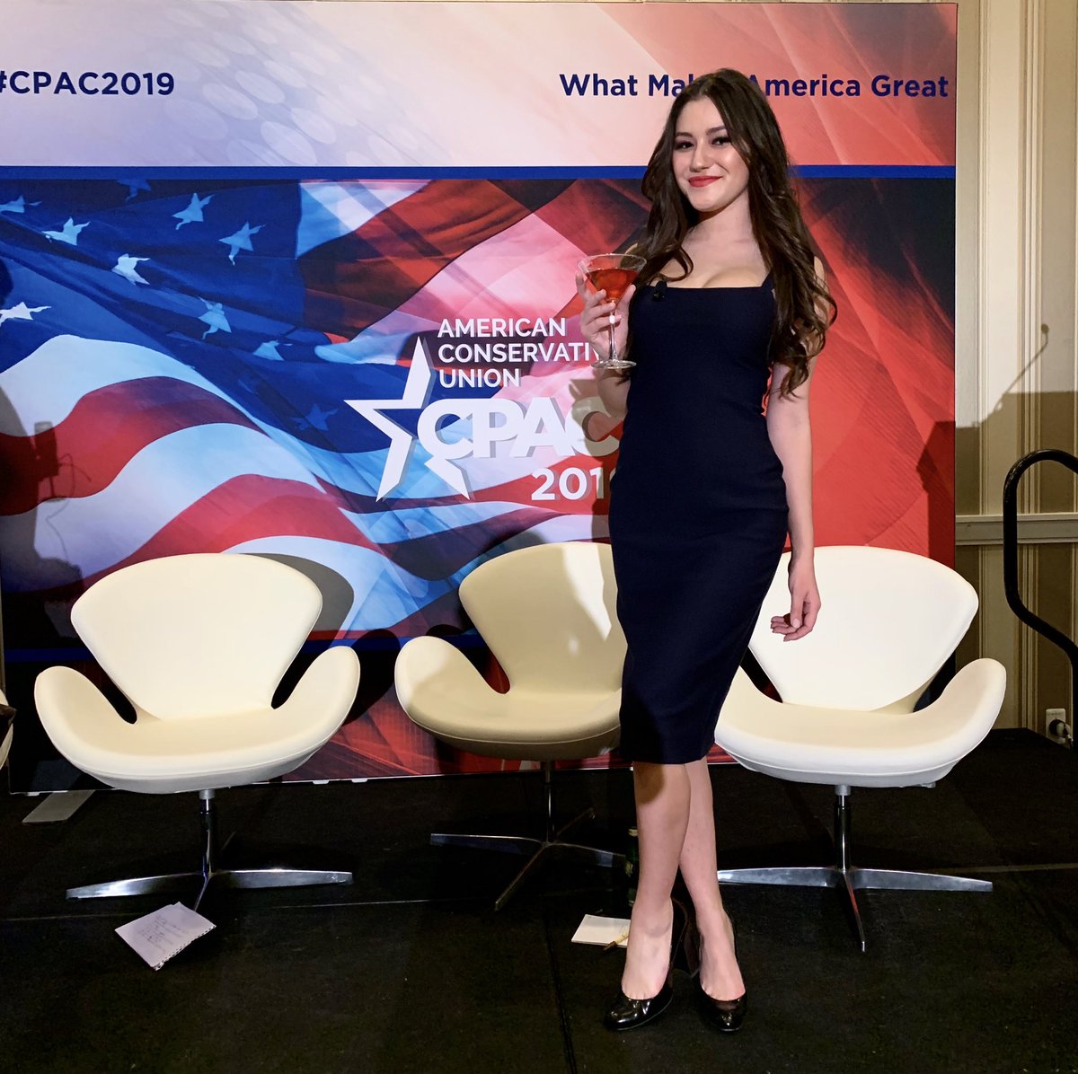 TianaTheFirst's tweet image. Thank you to everyone who came to Cosmos with Conservatives at @CPAC! I hope you all enjoyed our conversation on feminism &amp;amp; conservatism — one that the right needs to continue — and of course, your cocktails ;) #CPAC2019