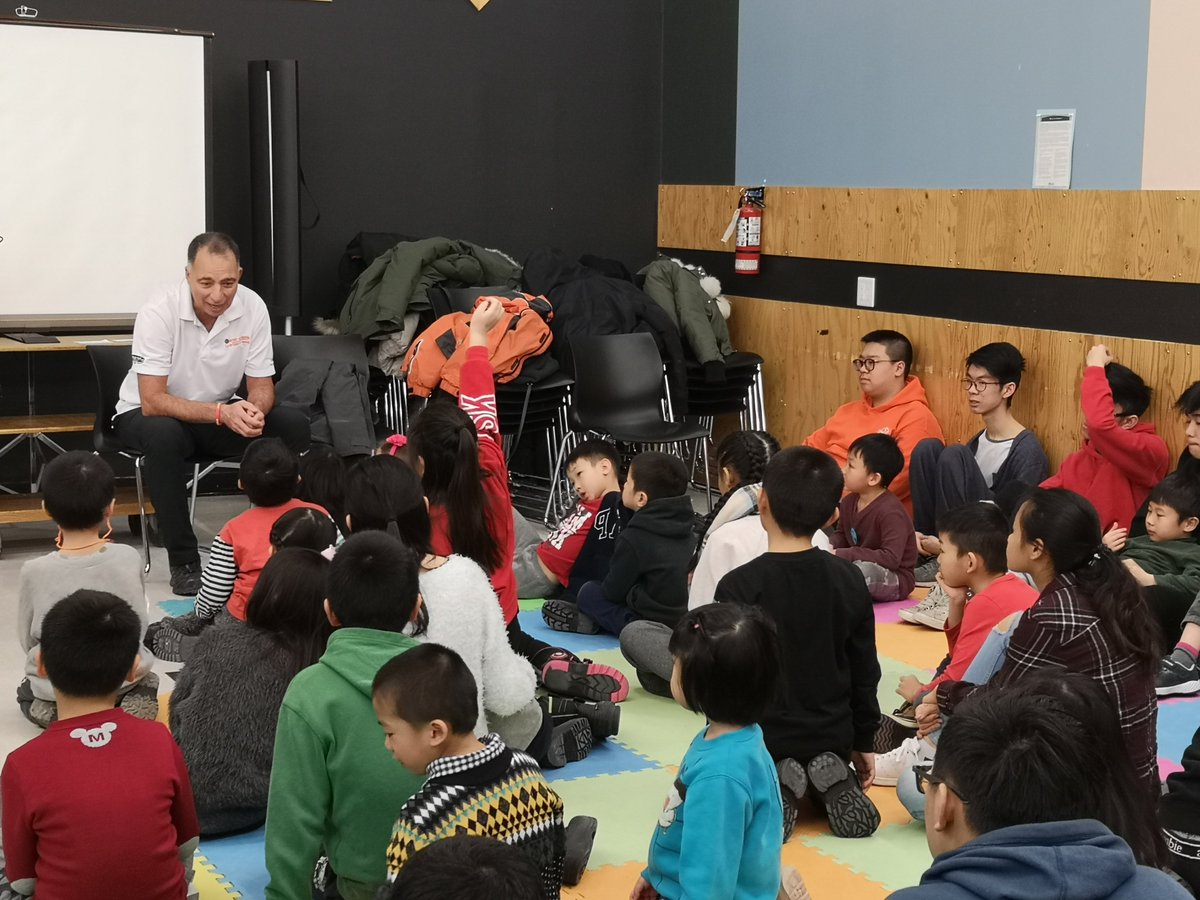 ReadingCircle1's tweet photo. Dr. Raffy is here to speak with the children about teeth healthy! 
#teeth #readingcircle #Dentist https://t.co/GsLyzv7tFI