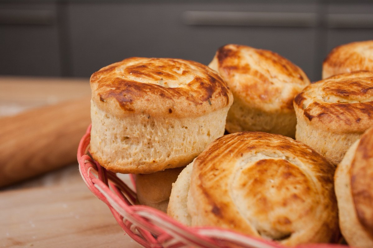 RossyCocina's tweet photo. Bisquets Caseros. Muy faciles (Homemade Biscuits)
📽️Recipe: https://t.co/BmIJUtKVvq
#bisquets #bisquetscaseros #mantequilla #receta #panecitos
#panecillos #homemade #flaki #biscuits #buttermilk #basicbiscuits #recipe #comohacer #comida #receta #recetas #cocina #hambre https://t.co/wl3RvAYNBo