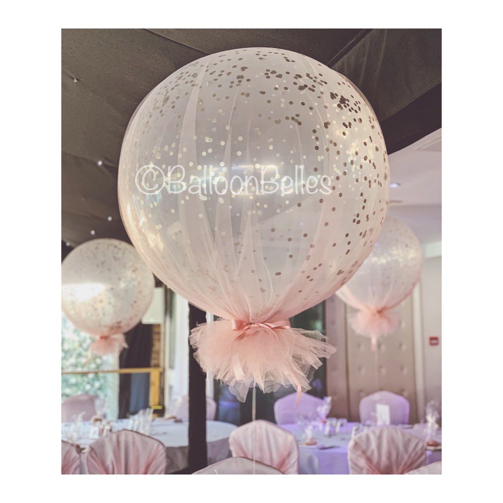 BalloonBelles's tweet photo. Organic Splendour #organicballoons #essex #organicballoonarch #tullewrappedballoons #balloons https://t.co/5XfXAnotYw