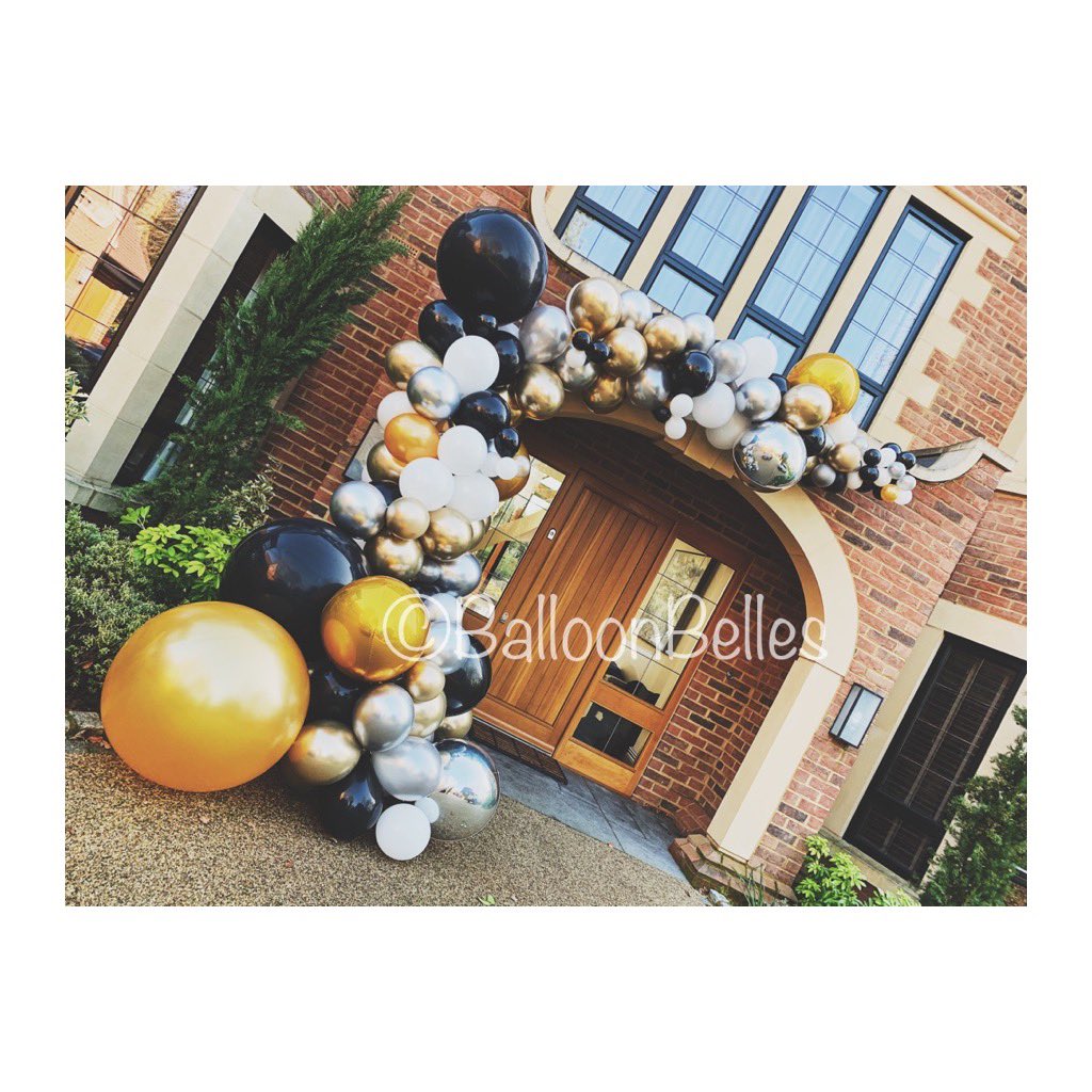 BalloonBelles's tweet photo. Organic Splendour #organicballoons #essex #organicballoonarch #tullewrappedballoons #balloons https://t.co/5XfXAnotYw