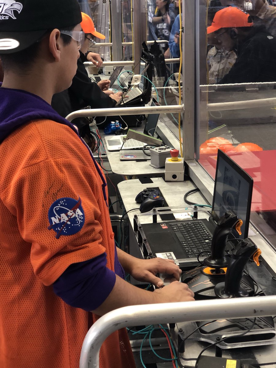 darinandersen's tweet image. #firstrobotics #delmarregionals #nxtrobotics #robotics