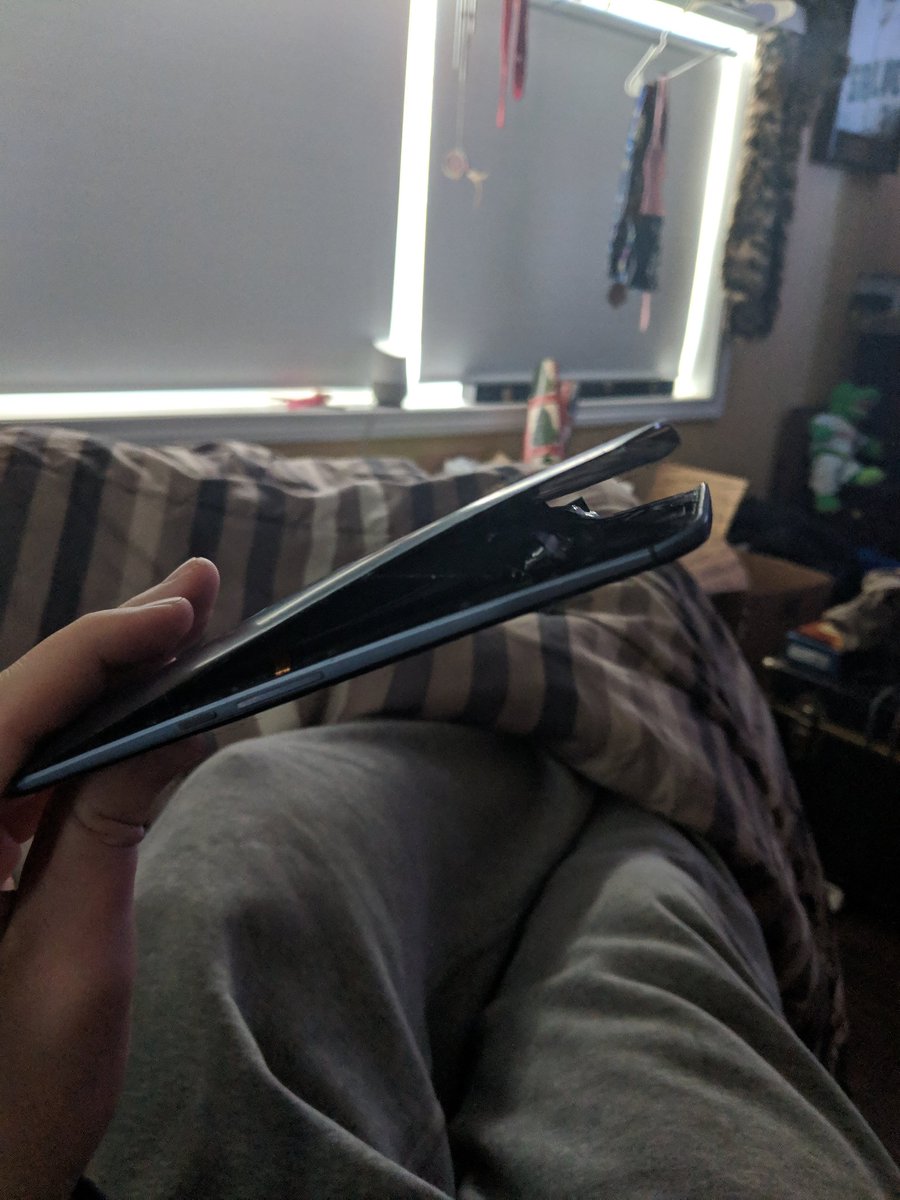 jepperthelepper's tweet photo. I guess my @Google Nexus 6 finally died. Well not really, the phone still works but the battery expanded so much it shattered the screen so I guess it's time put this one out of commission. https://t.co/hUUbQjxLQH
