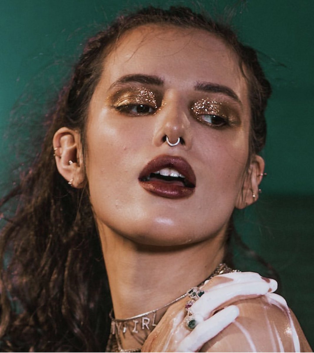 thornecanada's tweet photo. I have no words. JUST WOW 😻 @bellathorne @thornebybella https://t.co/7B3RGQA7I2