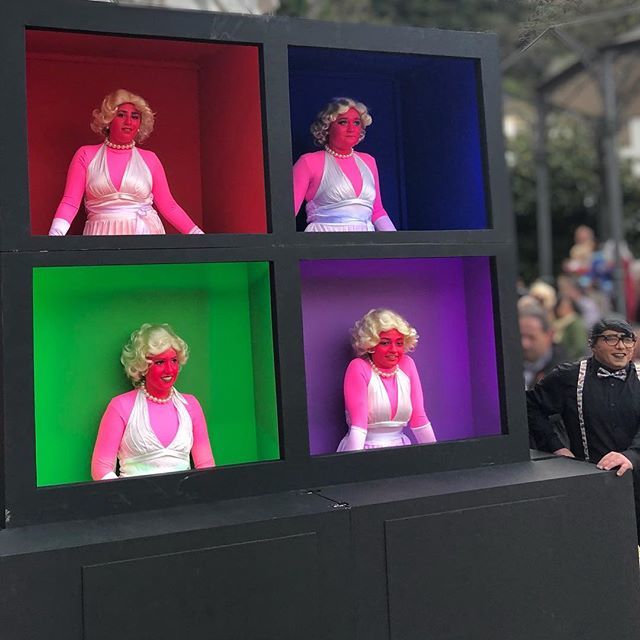 Acraul_'s tweet photo. Hay tantas versiones de cada cual...
Hay tanto  #carnaval
.
.
#Carnaval #Luarca #luarcamarca #igerstierrina #Marilyn #colors #carnaval2019 #asturias #carnaval #mascaras #total_colors #igersspain #somosinstagramers #shotoniphone  #snapseed https://t.co/Eaggts61JZ