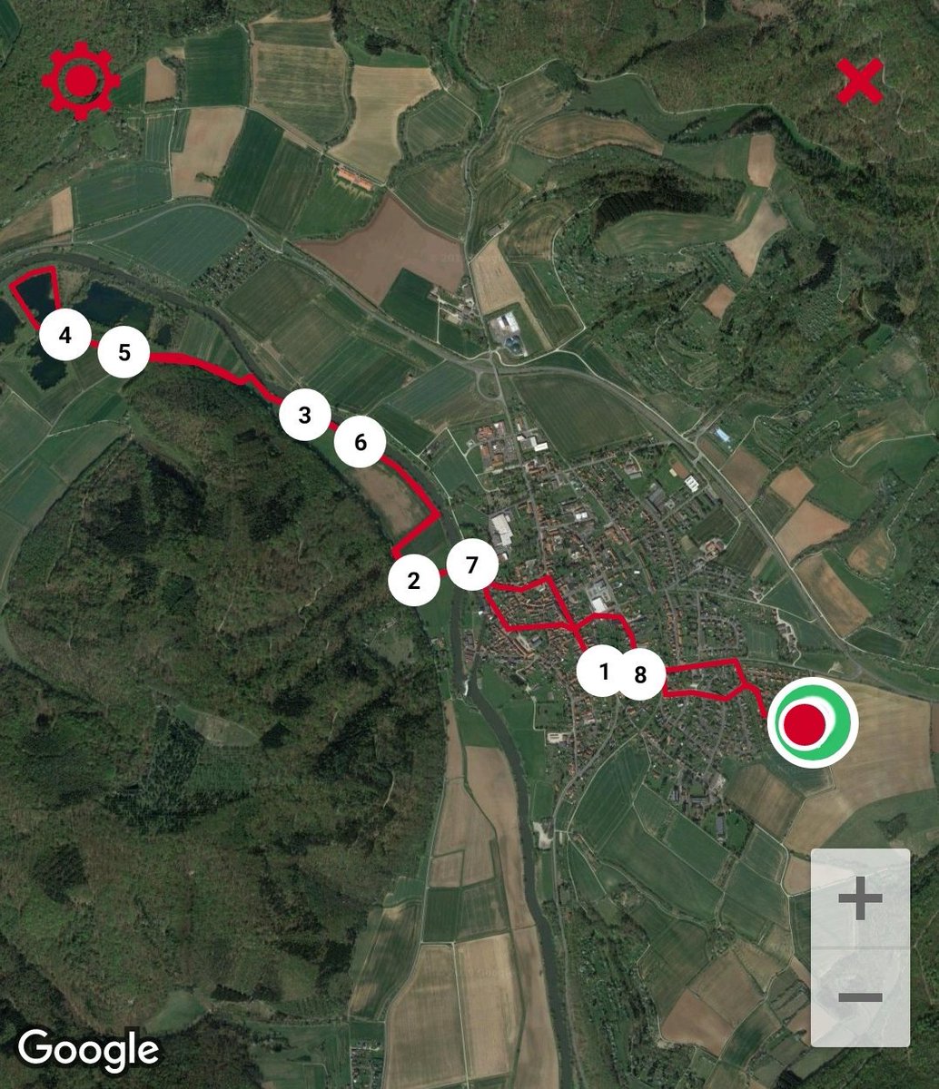 Resa584's tweet photo. Heute warn #langerlauf angesagt.   Mit dem Trainingsplan und der vorgegebenen Pulszone 2 läuft es sich, auf hätte man die #Handbremse angezogen.
#running #landleben #momswhorun #polarvantagem #Trainingsplan #Wanfried #asicsfrontrunner #asicsfrontrunner2019 #strava  #beatyesterday https://t.co/WUyP2G6GH5