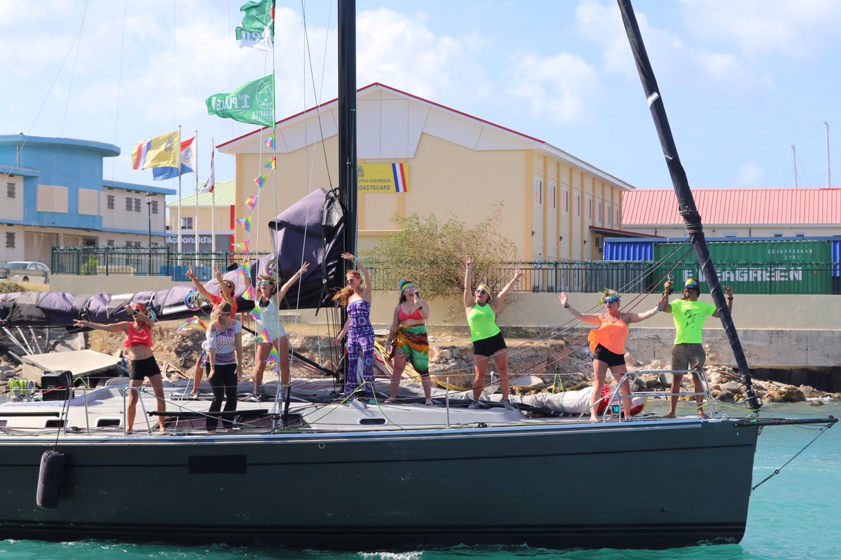 TopazCharters's tweet image. #SeriousFun @sxmheineken #Regatta Bridge Party.  A few of our favorites from Friday...ask us how to charter a yacht for next years regatta!