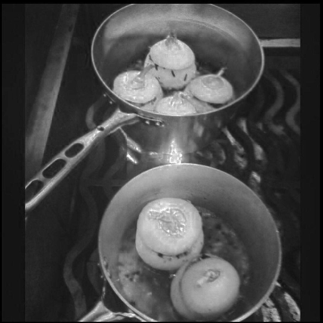 ChefZare's tweet photo. Love making #Dolma with different kinds of #VEGETABLES
Stuffed sweet onion "#Dolme e Piyaz" with wild & basmati rice, fava bean, chickpea, #barberries, herbs & spices. (Photo 1)
Stuffed sweet onion "Dolme e Piyaz" with house made lamb sausage ragu! (Photo 2) https://t.co/ALfgSv9dLw
