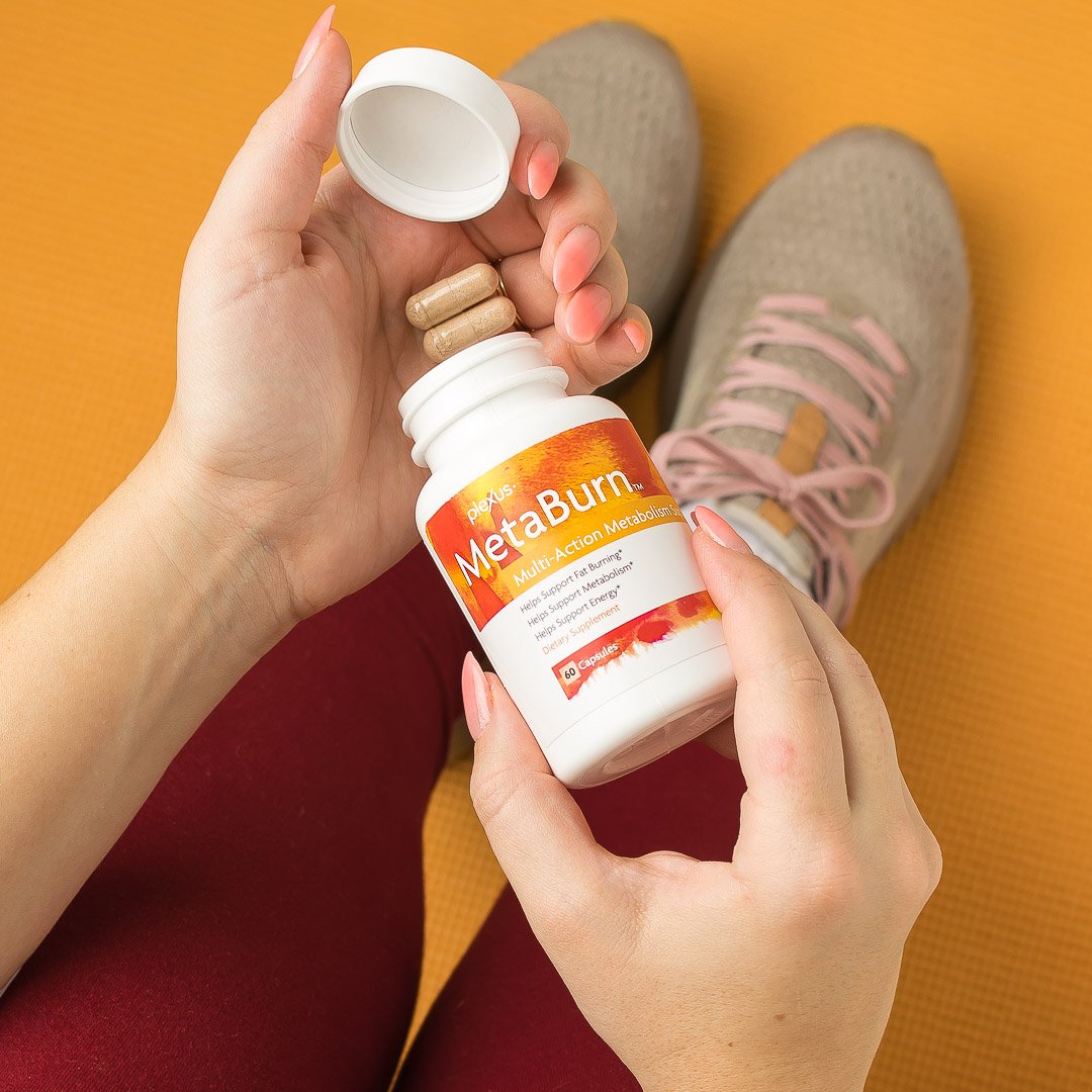 PlexusWorldwide's tweet photo. One capsule, twice daily. Enjoy this synergistic blend of ingredients and all its benefits. RT your favorite thing about MetaBurn so far. #plexusmetaburn https://t.co/4Xgez2NJzx https://t.co/YRPuFVMnwW