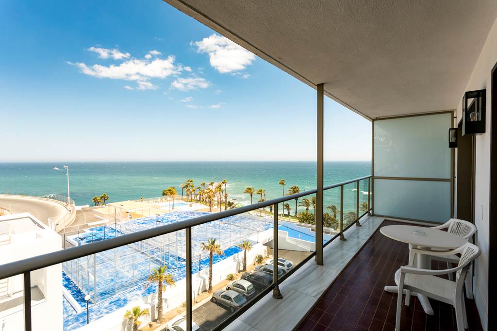 childfescapes's tweet photo. Estival Torrequebrada on the Costa del Sol boasts a sea front location. Choose from pool or beach with a fun splash park for children to enjoy https://t.co/7pHEqzj3fZ #childfriendlyescapes #familytravel #costadelsol #beachholiday #splashpark #familyfun #familyfriendly #spain https://t.co/qj848ePYUd
