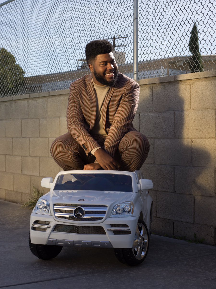thegreatkhalid's tweet photo. put it in drive I’ll be outside I’ll be otw https://t.co/zCu7YKsdTY