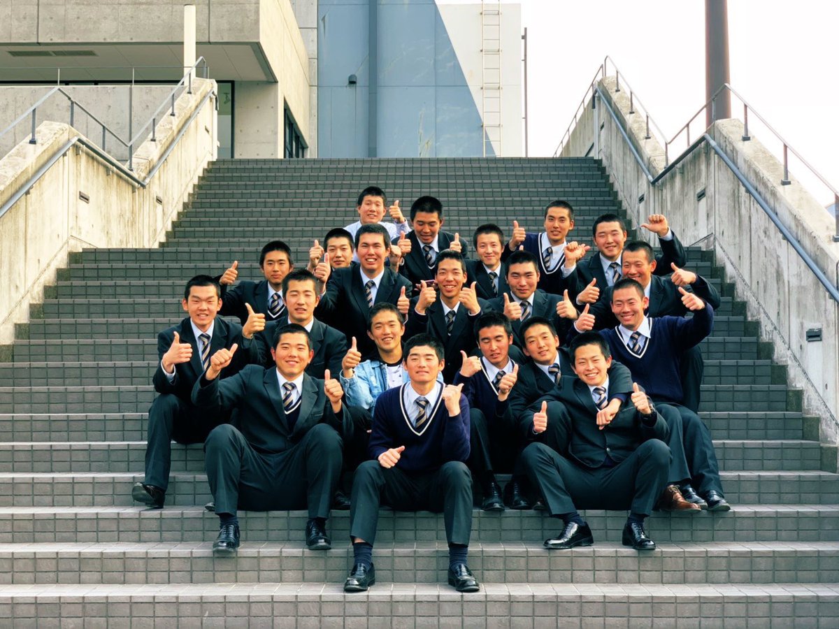rikuu1024's tweet photo. 3/1
下関国際高校を卒業しました！
辞めようと思っとったけど、辞めんでよかった。
この20人と出会えて甲子園ベスト8まで行けることができ幸せものだ！

大学組は良い情報が届くことをずっとを待ってます‼️

就職組は共に頑張ろう！

3年生みんな感謝してます✌️ https://t.co/Ap5a5Q9YFo