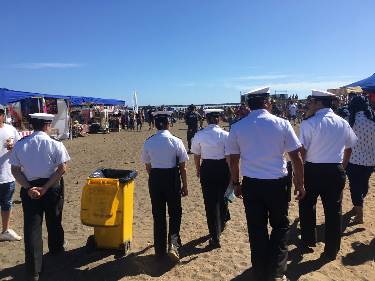 de_pichilemu's tweet photo. Patrulla de Policia Maritima de la Capitanía de Puerto de #Pichilemu realizando labores de seguridad para resguardar la vida humana en el mar en evento #exposurf 2019 #RespetaElMar #VeranoSeguro2019 https://t.co/lnXg3avHXd