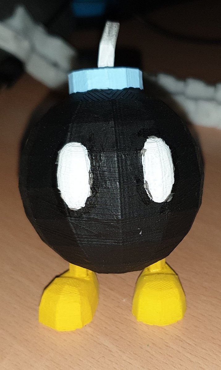 Phibs2001's tweet image. Sooo, hab ihn heute noch 2,5h lang bemalt und er ist jetzt fertig :D Bin recht zufrieden mit ihm :&amp;gt; #crealityender3 #creality #3Dprinting #nintendo #supermario @Creality3dprint @NintendoDE