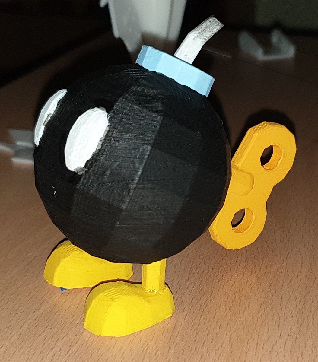Phibs2001's tweet image. Sooo, hab ihn heute noch 2,5h lang bemalt und er ist jetzt fertig :D Bin recht zufrieden mit ihm :&amp;gt; #crealityender3 #creality #3Dprinting #nintendo #supermario @Creality3dprint @NintendoDE
