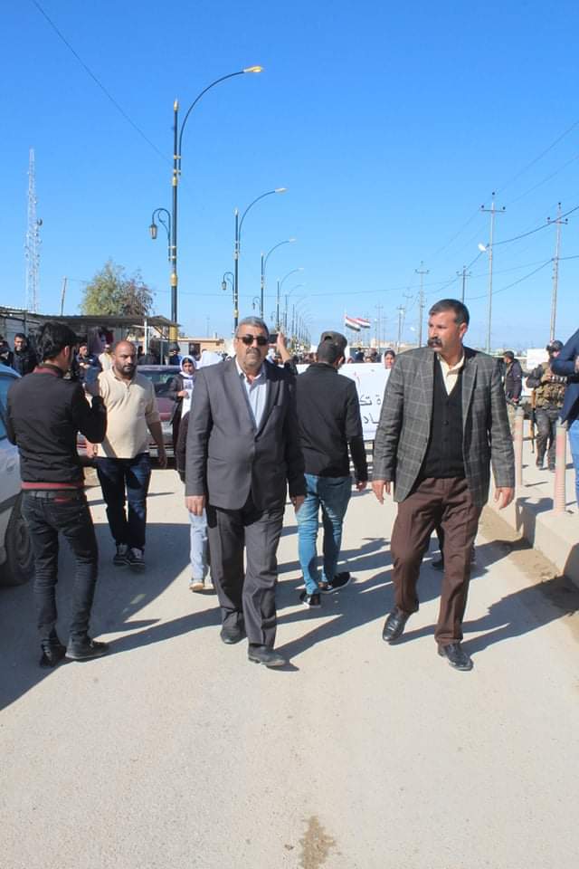 SadiqJafri1's tweet photo. مسيرة احتجاجية واستنكار يتقدمها قيادات حزب التقدم الايزيدي تجوب  ناحية سنوني احتاجا" على مجزرة الباغوز والمطالبة بالبحث عن المختطفات الايزيديات شعارات رفعها المتظاهرين الايزيديين في شوارع ناحية سنوني حيث شارك المئات من الايزيديين في سنجار في المظاهرة التي نظمها حزب 

#Sadiq_jafri https://t.co/FfHAajq8pS