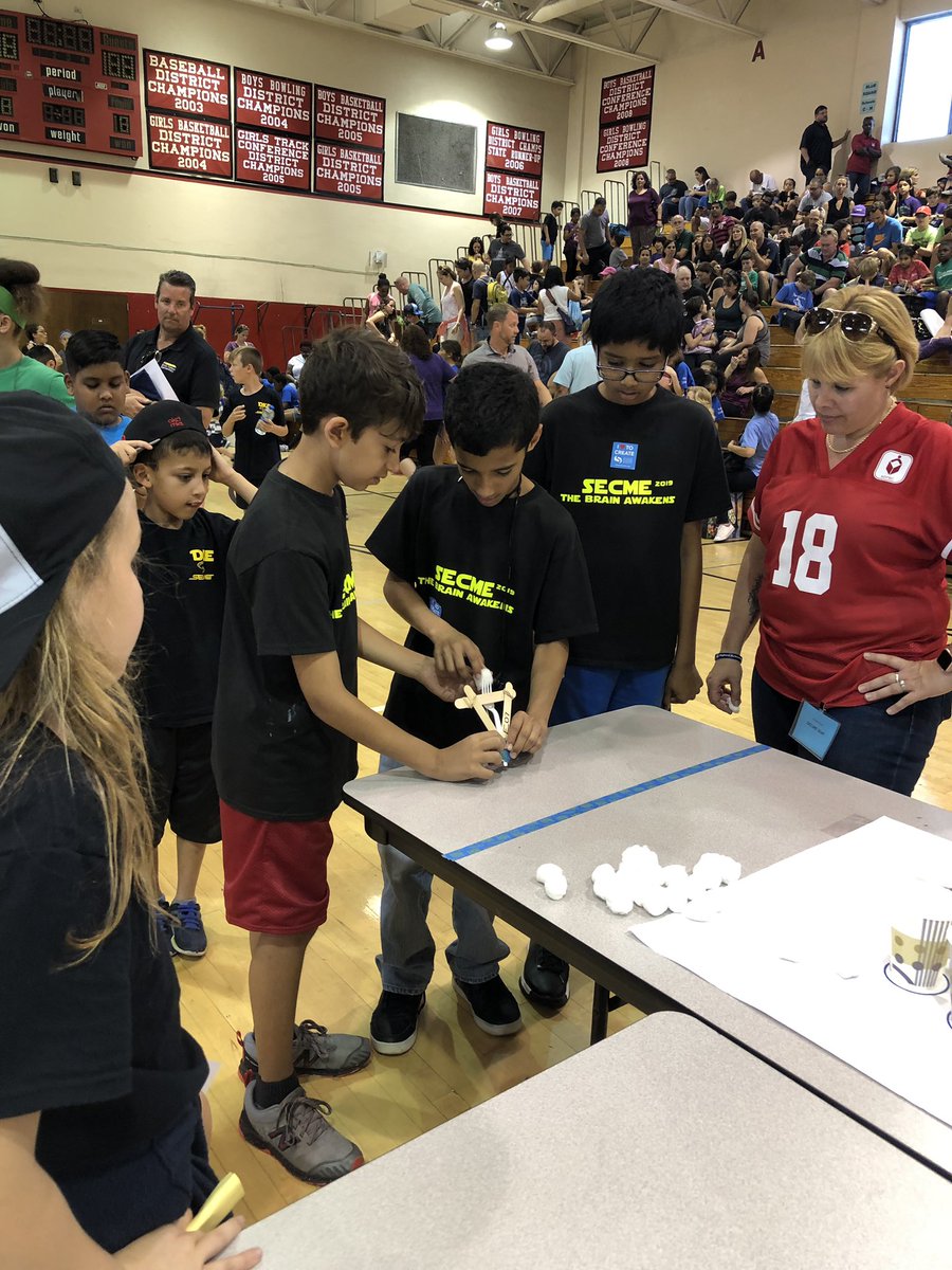 Diana__Snider's tweet photo. Fabulous finish to @pbcsd Elem #pbcsecme Olympiad with on-site builds!! @PBCSDScience @PirateScience @DianaFedderman https://t.co/bfU6K3jH3E