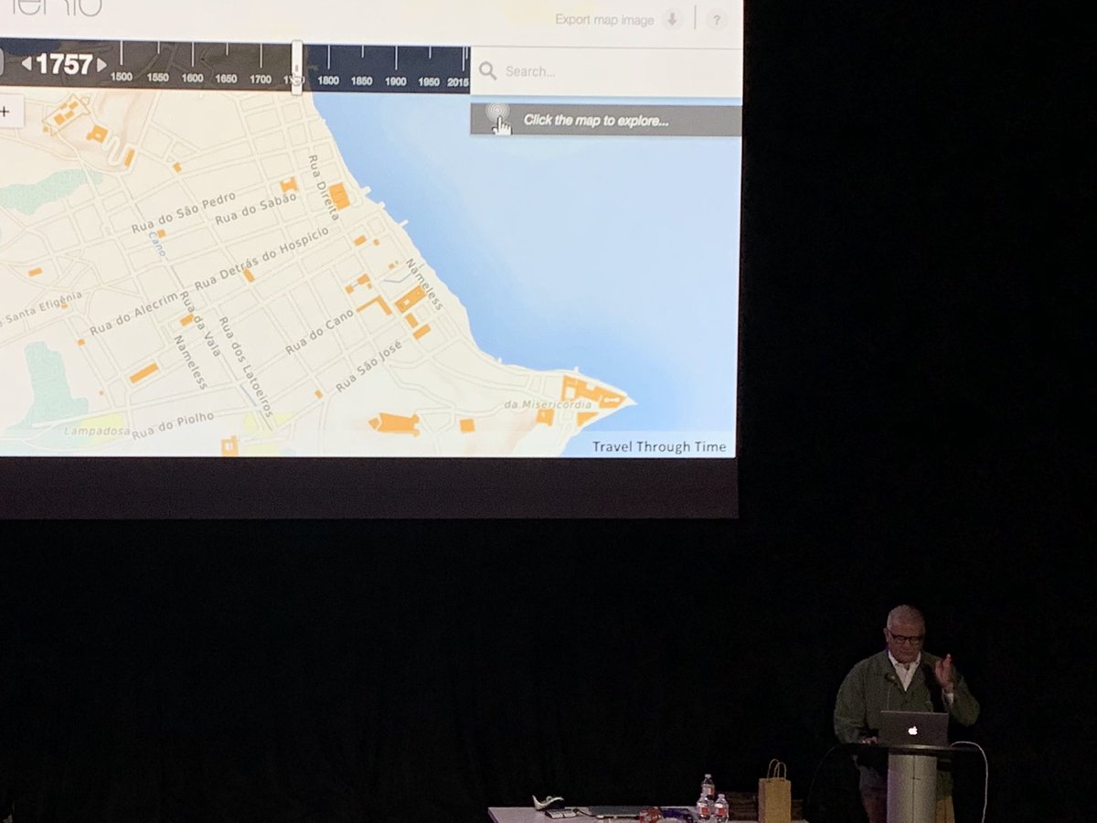 Farès discussing the imagineRio project, an interactive which visualizes changes in the city over time — back to 1817! #VCS2019