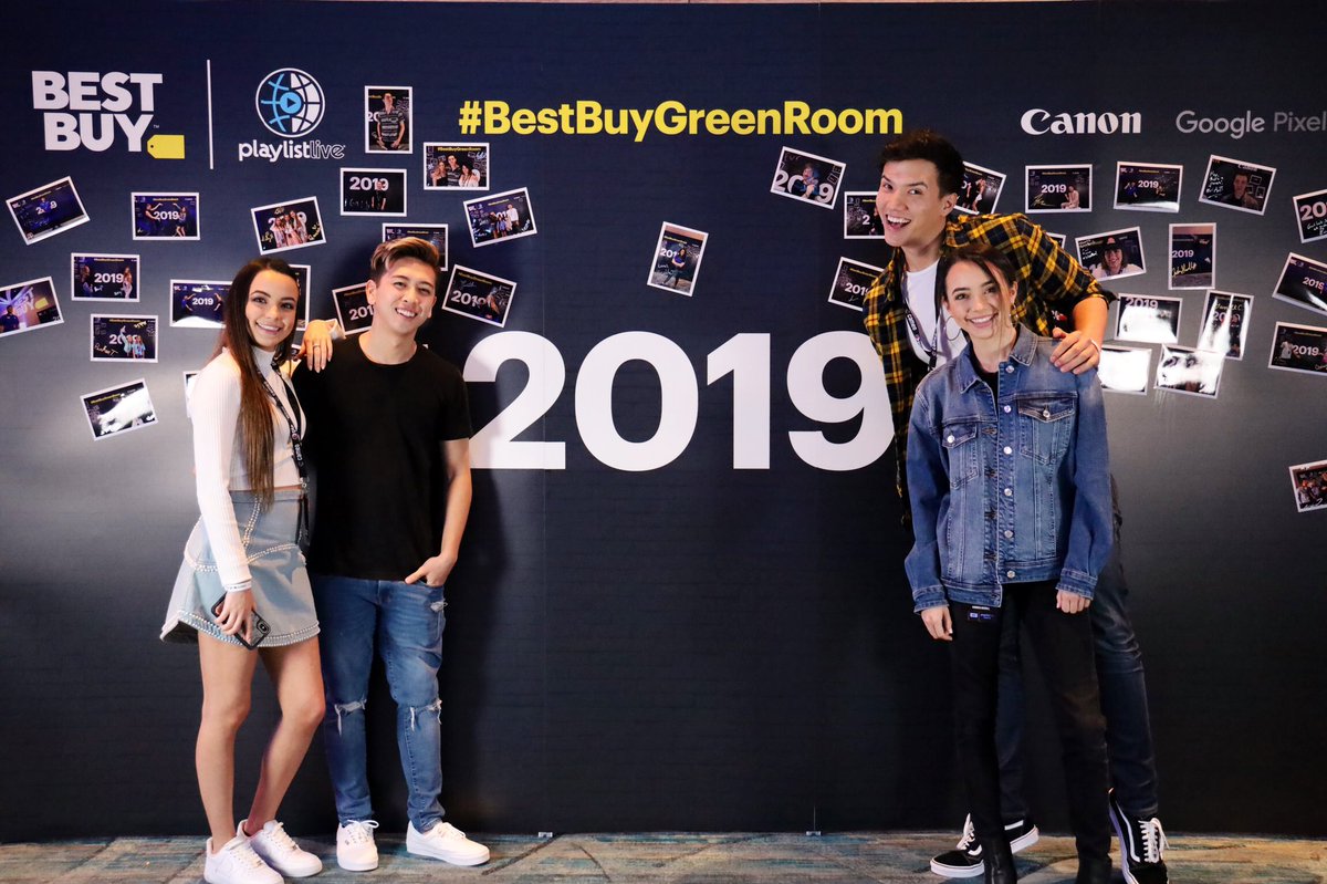 AaronBurriss's tweet photo. Having fun on Day 2 at Playlist!! Anyone else here today?

@PlaylistLive #bestbuygreenroom https://t.co/cvvHG2CzHi