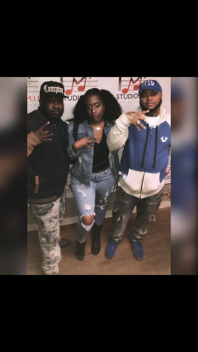 GeechiGotti's tweet photo. Mafia La familia !! Lil sis and big bro !! #freeDaMayor @yuLoveCoffee https://t.co/JrKrUUAaSi