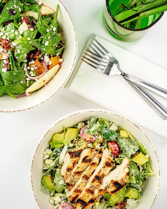 Who says brunch has to be sweet, greasy or heavy? This weekend try one of our amazing salads 🥗
.
.
.
.
#deveresdavis #brunch #salad #publife #notyouraveragepub #instafood