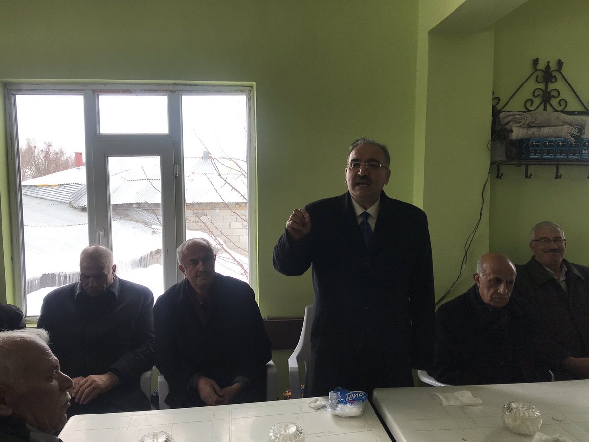 GuniniMugdat's tweet photo. #TEVAZUSAMİMİYETGAYRET
Belediye başkan Adayımız Sn.@Salih_Akmann ve 3 kademe İlçe Teşkilatımızla #HIDIR mahallemizde saha çalışmalarımıza devam ediyoruz.durmak yok yola devam
#MemleketişiGönülİşi
@erkankandemir @kayhantoglu @NecdetTakva https://t.co/k9WsCtbpvt