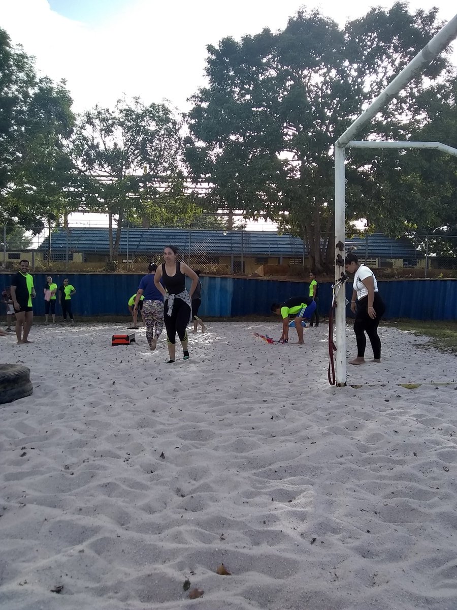 WilmerVasquezve's tweet photo. Hoy sábado nos tocó levantarnos temprano, para ir a realizar nuestro entrenamiento funcional de los sábados. #NaturalMuscles #fitness https://t.co/iREVT9DL5H