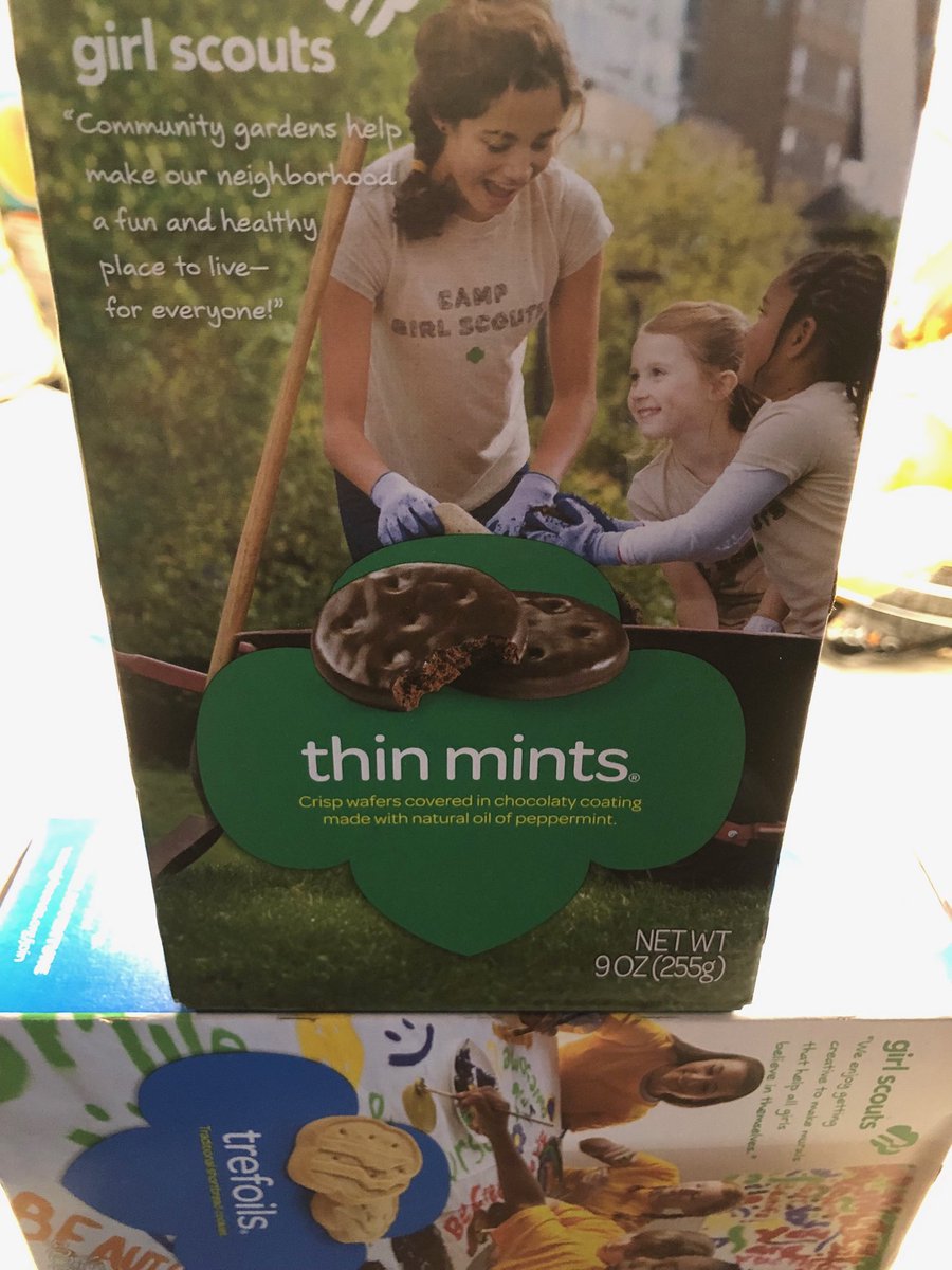 LaurieDimakos1's tweet photo. You start your day off right with an awesome workout ⁦@ChicagoAthletic⁩ 🥊 then you head to ⁦@jewelosco⁩ to set yourself up with success for the week with food 💪 and then you run in the ⁦@girlscouts⁩ 🤦‍♀️ #gottasupport #DaJewels #ThinMints 😂❤️👍 🍪🍀 https://t.co/1n1eKkNCqG