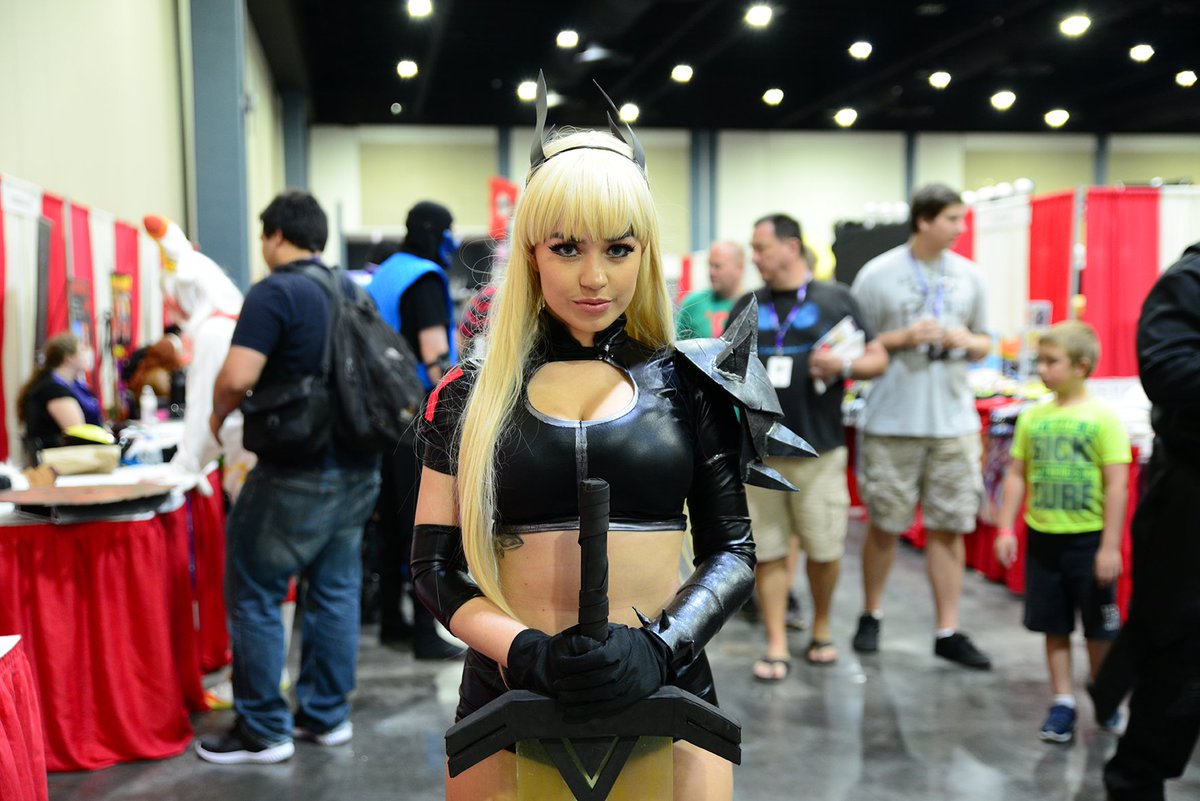 CCRevolutionWPB's tweet photo. Comic Con Revolution Day One! https://t.co/zTI9QeXljz
