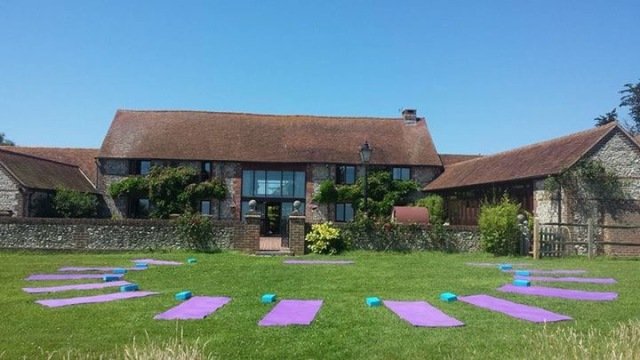 JessicaHuieMBE's tweet photo. Claim your mat!  Each day will begin with yoga &amp; meditation amongst idyllic scenery. Work from the inside out. Reconnect with your power &amp; bring your meaningful project to life over 4 days with me at 1 of UK’s most beautiful destinations @brooklandsbarn https://t.co/D3dY9fOZWy https://t.co/KSOTvg9Srn