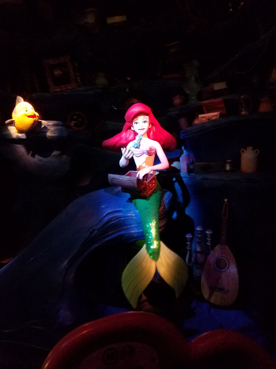 EmpireUnleashed's tweet photo. "The human world is a mess." -Sebastian @SharpEndurance #bestmovieever #iloveAriel #BESTprincess #youarewrong #gositinthecorner https://t.co/SjOfGYmcr0