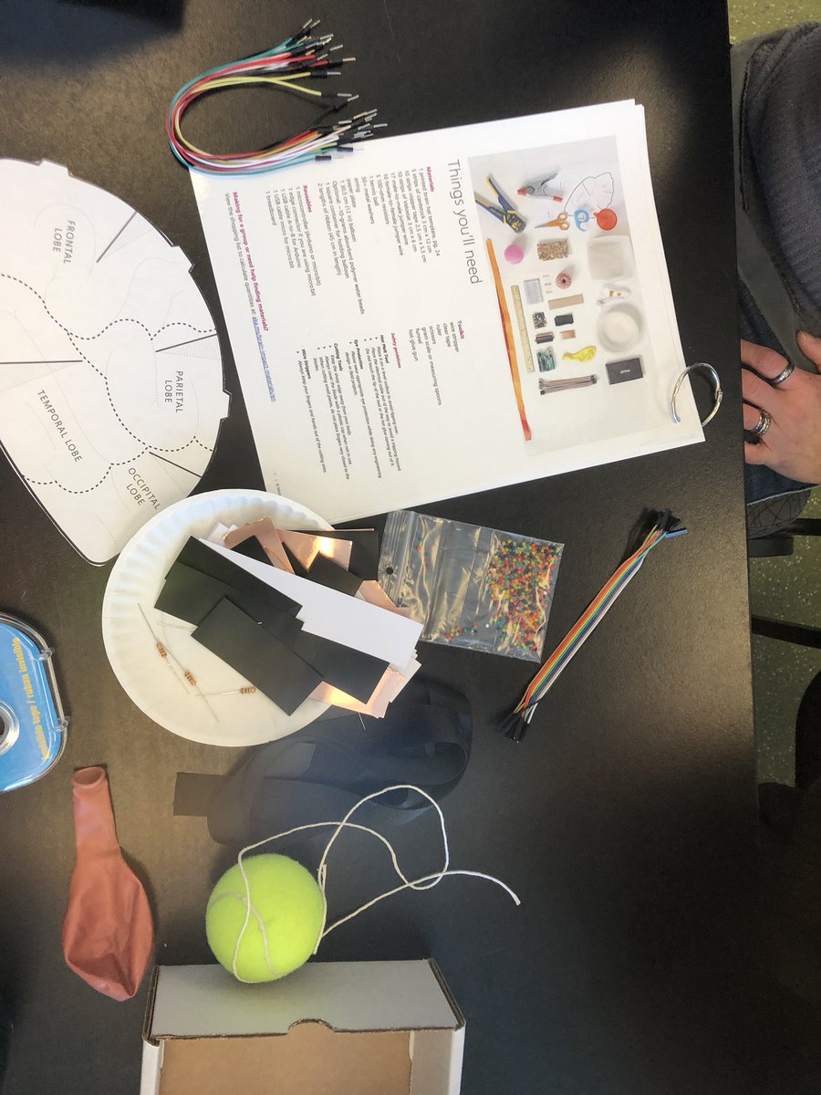 wonederers's tweet photo. STEM challenge - using these materials, can you take a brain scan by connecting to these sensors and measuring a concussion! @WeAreLouisCBE #Transform2030 #Microsoft #fairchancelearning https://t.co/huCJLZTQFS