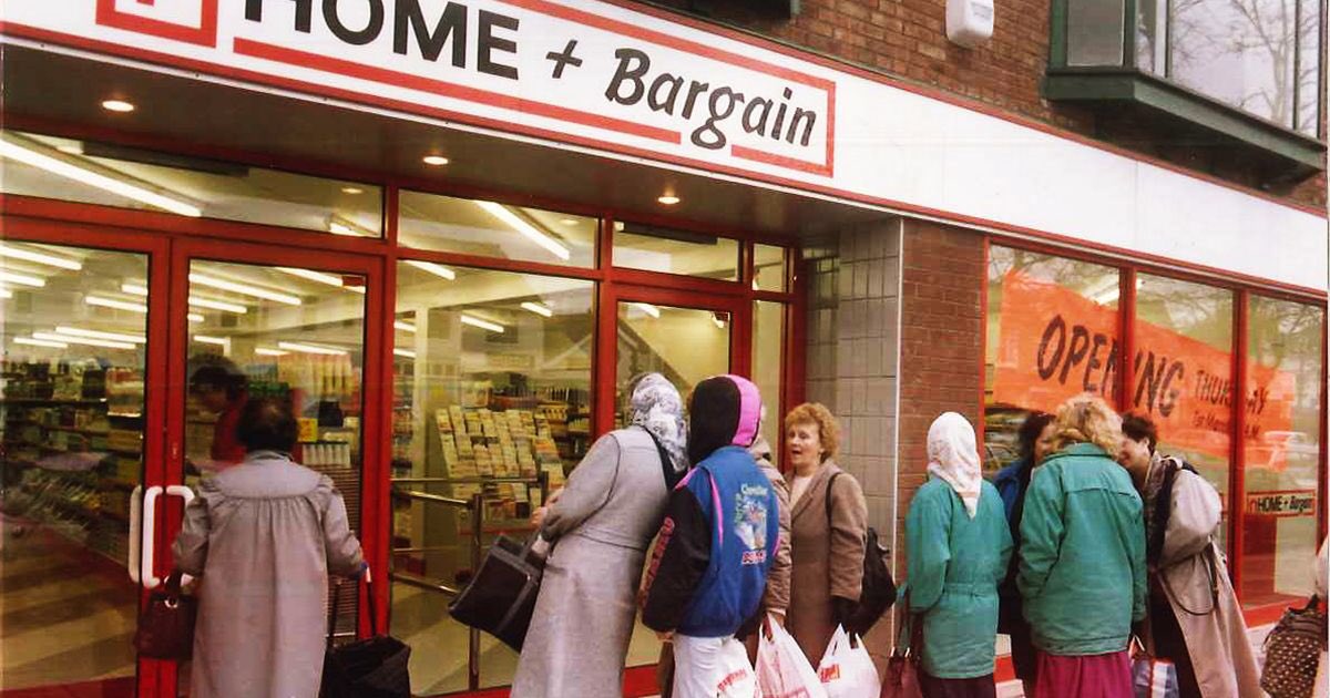 StephenFletchUK's tweet photo. @Schubone @homebargains If it was good enough in 1976 itโs good enough now. #combabe https://t.co/j48vqVOuXt