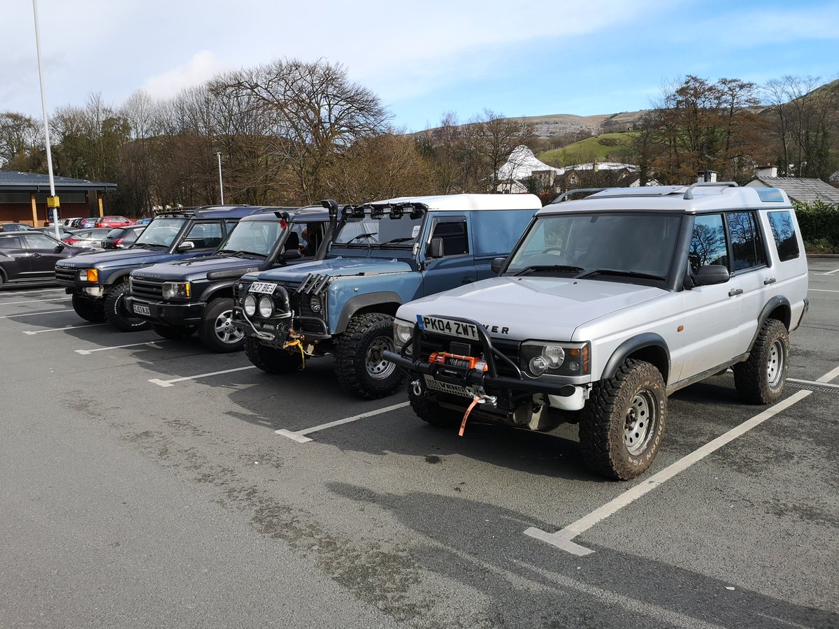 mynameisolik's tweet photo. Landrover kinda day in #wales!
#greenlanes #snowdonia #4x4offroad #4x4 #offroad #discovery2 #discovery2 #squeekybumtime #steepdrops https://t.co/kDKfikNp8f