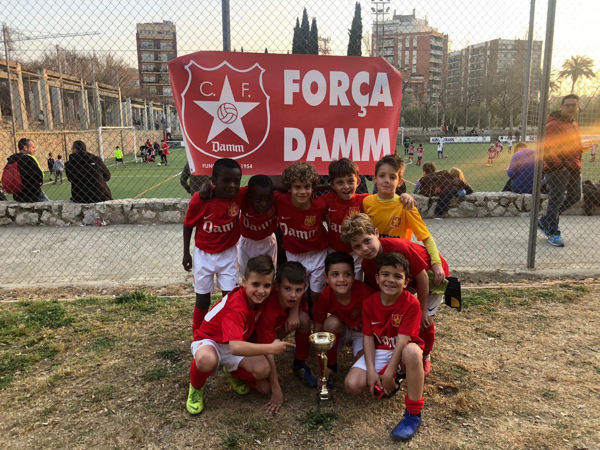 CFDamm's tweet photo. Fase de grups:
PA 5-1 Cardedeu
PA 0-0 Montcada
PA 2-1 Mollet
PA 1-2 Ponent

Semifinals
PA 4-1 Penya Blaugrana

Final
PA 2-0 Cardedeu

L’equip realitza un gran torneig mostrant un gran futbol en tots els aspectes. Lluitant, gaudint i aprenent. Campions!! https://t.co/NiXBKJoztn