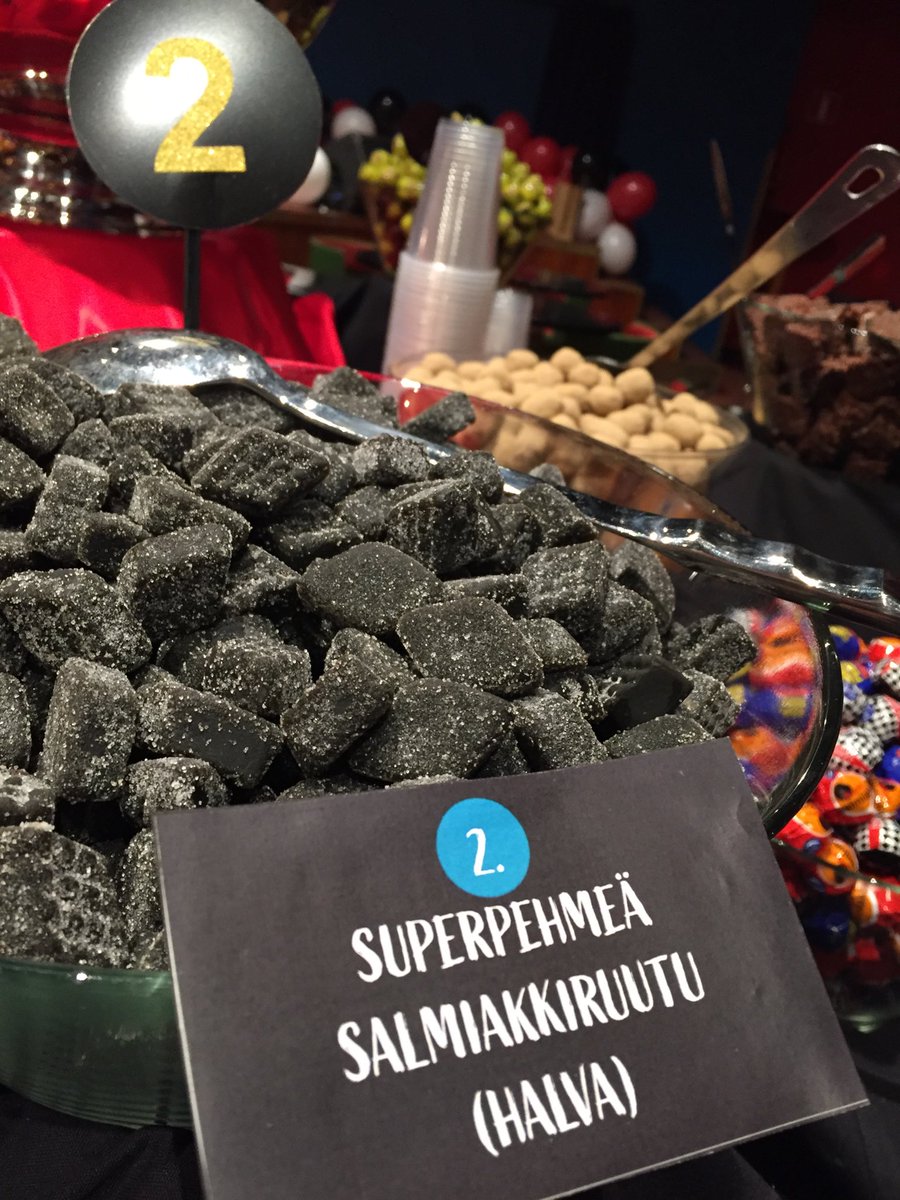 salmiakkiFi's tweet photo. .@babalybeck’in ja @JariTervo1’n valinta: Salmiakki Finlandia 2019 -voittajaksi Halvan Superpehmeä Salmiakkiruutu! #salmiakki https://t.co/V1cbftADeM