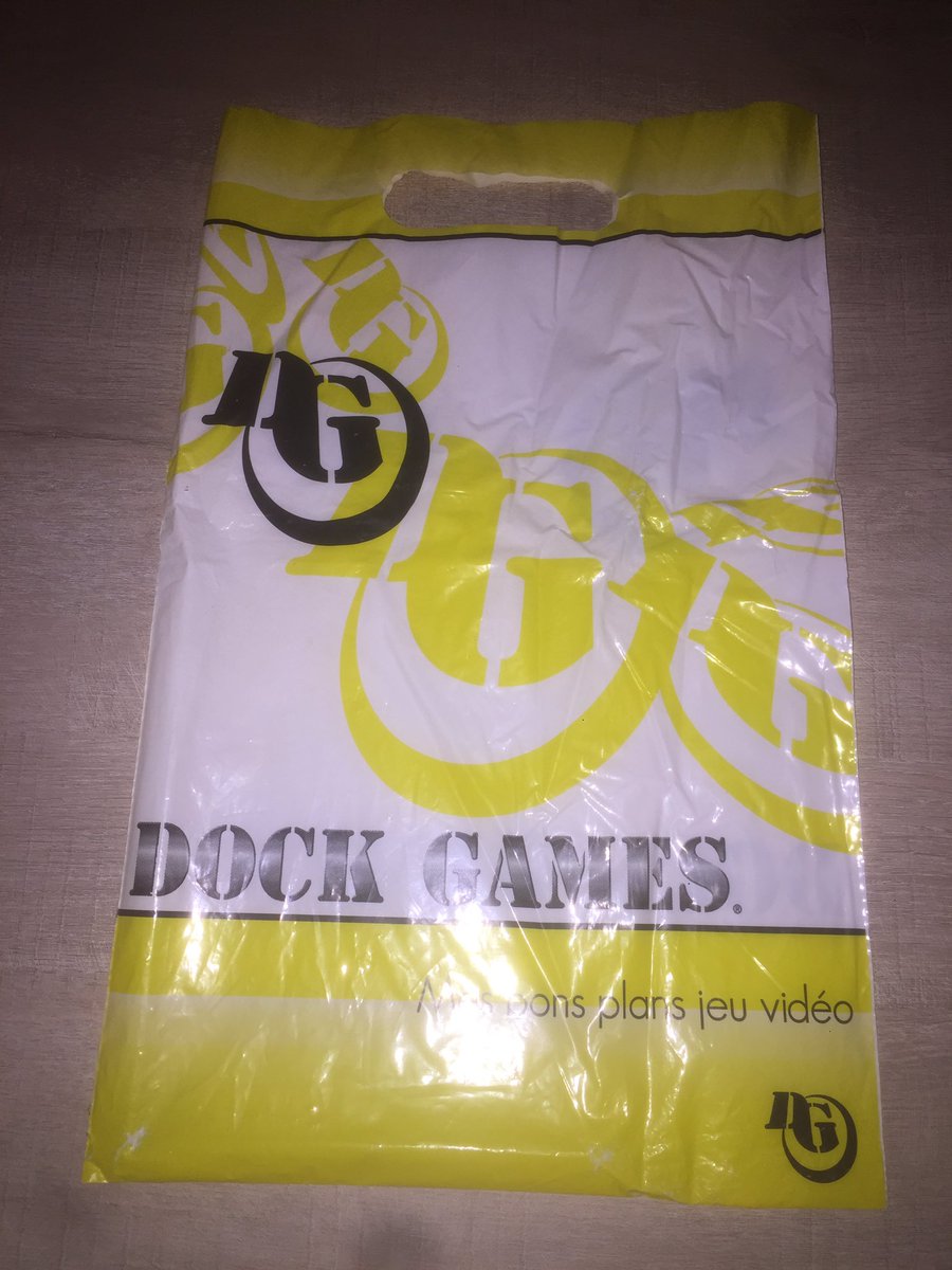 azheraoff's tweet photo. En souvenir du bon vieux temps rue de la tanerie à Calais avec @ChtiChoKo en vendeur...

Toute ma jeunesse et oui j’ai encore le sachet ^^

#dockgames #oldschool https://t.co/cdRUsWw0xk