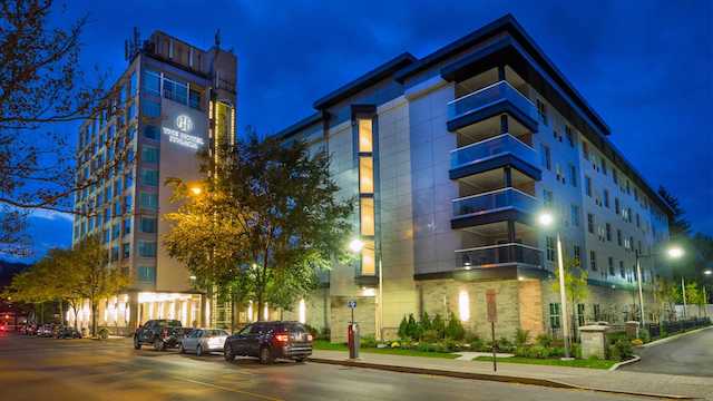 EdCatto's tweet photo. The Official Hotel of #ITHACON RT @ewillshireprime: Need a place to stay during #ithacon44? Plan with @thehotelithaca for your con getaway 😄 https://t.co/hsDPeKUv4x #comics #TwilightZone #Cosplay #Anime @ithaconny https://t.co/oJaOYyBh64