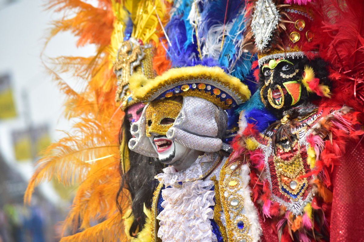 AlejandroChar's tweet photo. El derroche de #PuraAlegría invade el cumbiódromo de la Vía 40 con la #BatallaDeFlores. ¡Vive el #Carnaval2019! #LaFiestaEsDeTodos 🎉 https://t.co/7G95Iij17G