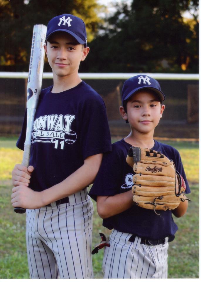ramosmom's tweet photo. my pride @Road_Runner17 @OxR_88 @universityhsbsb @Dane_Wisneski11 Family + Church + Baseball = Ramos Brothers 💖 https://t.co/20LLNcByC7