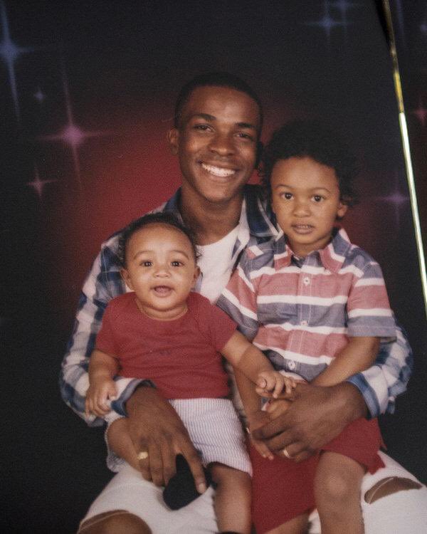 ib2_real's tweet photo. They shot and killed him. They fired 20 rounds. All he had was a cell phone. He was only 22. He should still be here today. And, his killers will face no criminal charges. This is not justice. But this sure is America. 

#BlackLivesMatter⁠ ⁠ #StephonClark https://t.co/Cv0sNkhtIy