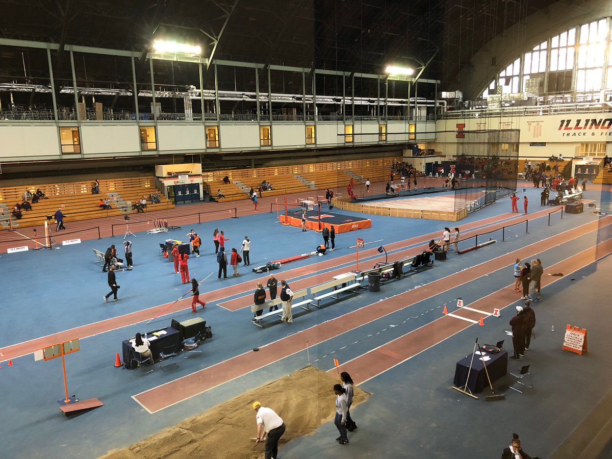 Stuffy air, tight turns, no idea how many laps you have left? Half an hour until the Urbana girls officially start 2019 indoor competition!