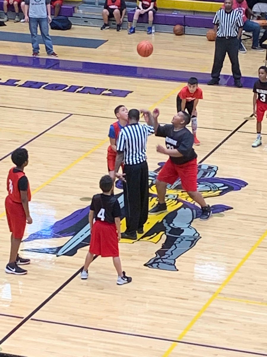 Championship game. Let’s go Willow Brook Cardinals ⁦<a href="/gmberry/">gmberry</a>⁩ ⁦<a href="/OKCPS/">OKC Public Schools</a>⁩ #winthisgame