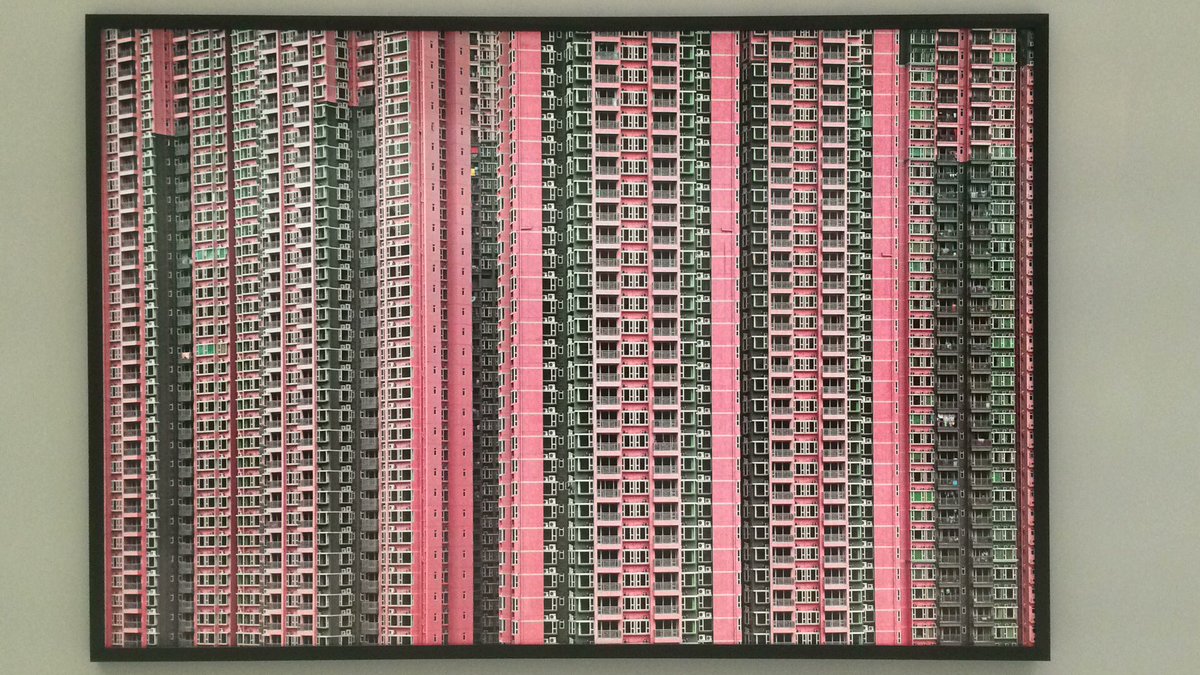 morischu93's tweet photo. Michael Wolf: #LifeInCities Finissage in den @Deichtorhallen #MichaelWolfDTH // großartig! https://t.co/52zCseXCnz