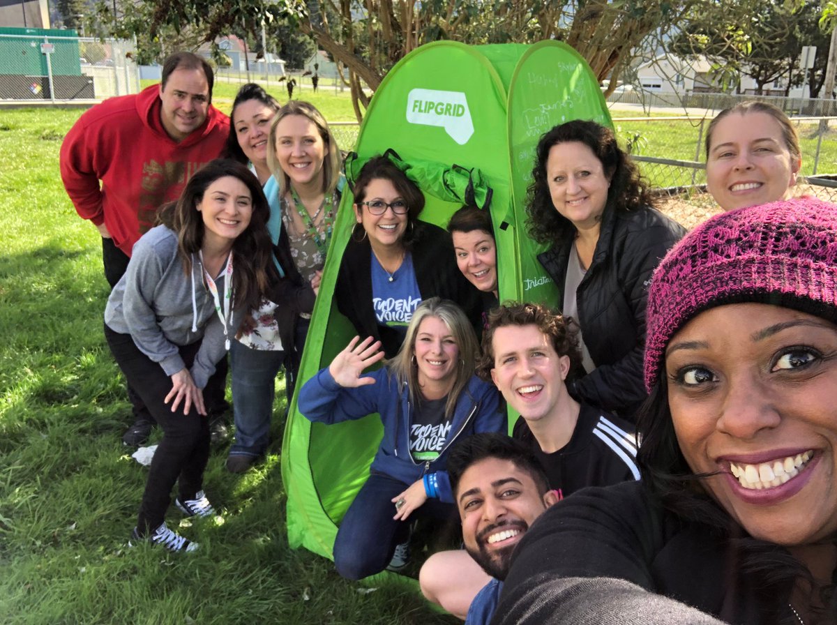 Day ✌️ of the 🌞 #SOLIDGOLDenState 🌊 #FlipgridBusTour

💚 We had an absolutely dynamic, passionate, heart-warming morning with the innovative @DelNorteSchools at their #StudentEdCamp!

THANK YOU 🤗 <a href="/knelanewton/">knela newton</a> for inviting us + organizing a spectacular day!

#FlipgridFever 🍕