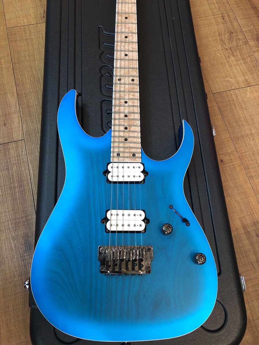 oneoneueda's tweet photo. 【中古入荷】
Ibanez Prestige RG652AHMFS-AMF
スポット生産された限定モデルが入荷しました‼️ディマジオPU搭載の即戦力な1本です。➡️中古特価です。専用ハードケース付き
お問合せ 0528032517
#Ibanez
#RG652
#中古ギター https://t.co/fM3EiMLtYM