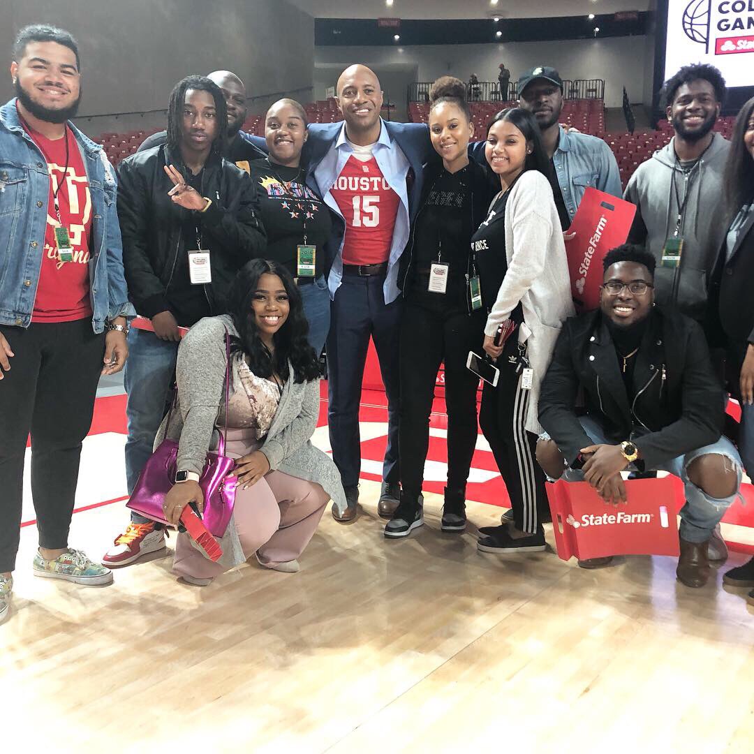 TheHumbleOp_'s tweet photo. This experience alone was a blessing in itself🙏🏾 Excited to see what the future holds 🤫💯🎥 #ESPNCollegeGameday 🏀 
#FutureSportsAnalyst 🎤
#SpeakItToExistence 🗣 https://t.co/wj67vzzOgg