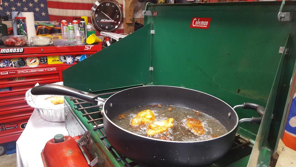 sonicdeathfish's tweet photo. Saturday night's all right for a fish fry.
#Trower seems appropriate...
#LakeErie
#lakePerch https://t.co/swuJC5oyXE