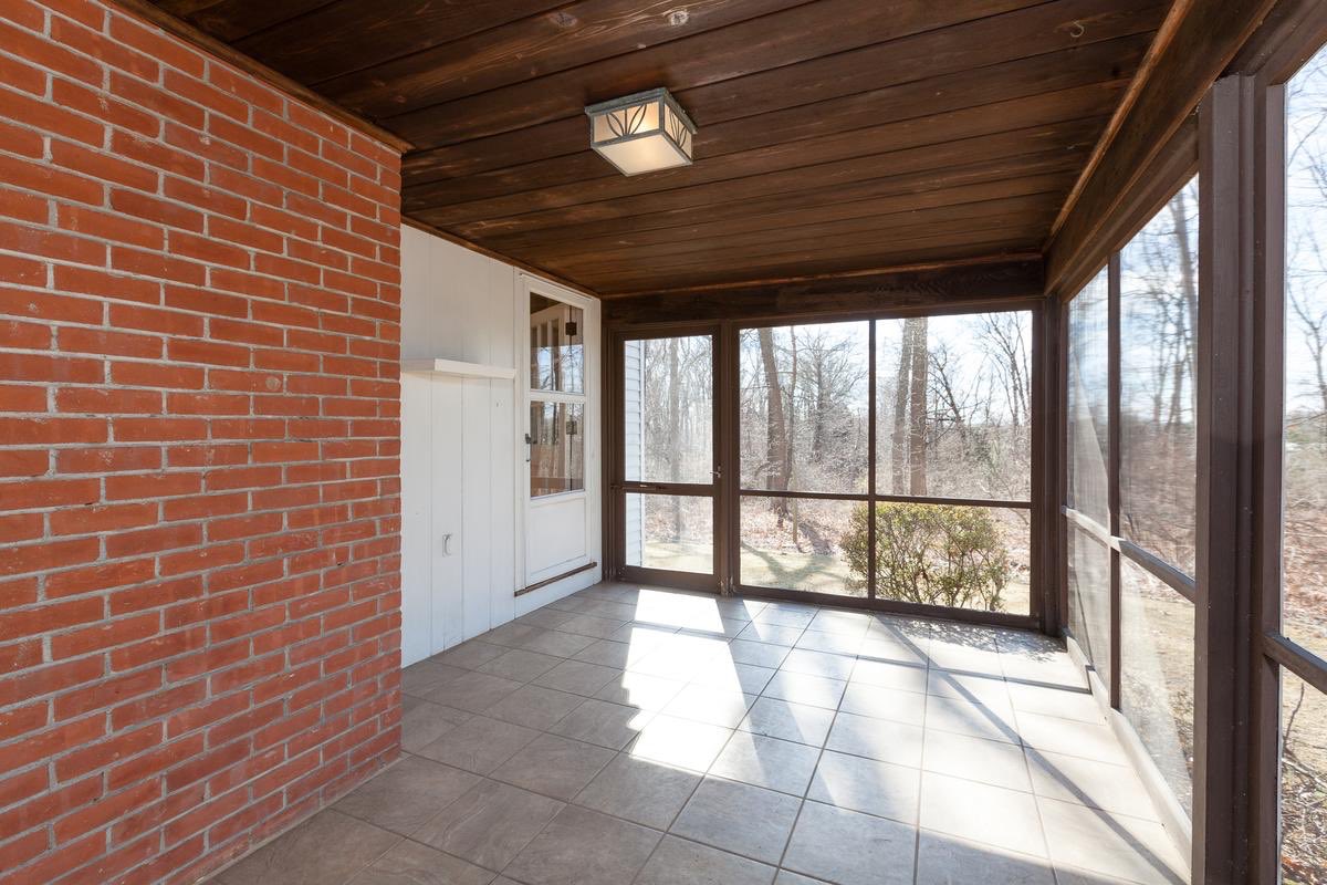 Home_Connection's tweet photo. Open House: 3/3 1-3 pm Guilford, CT #realtor #guilfordct #openhouse #wpsir #realestate #capehome #openhouse #Guilford https://t.co/gx1SRBBNG1