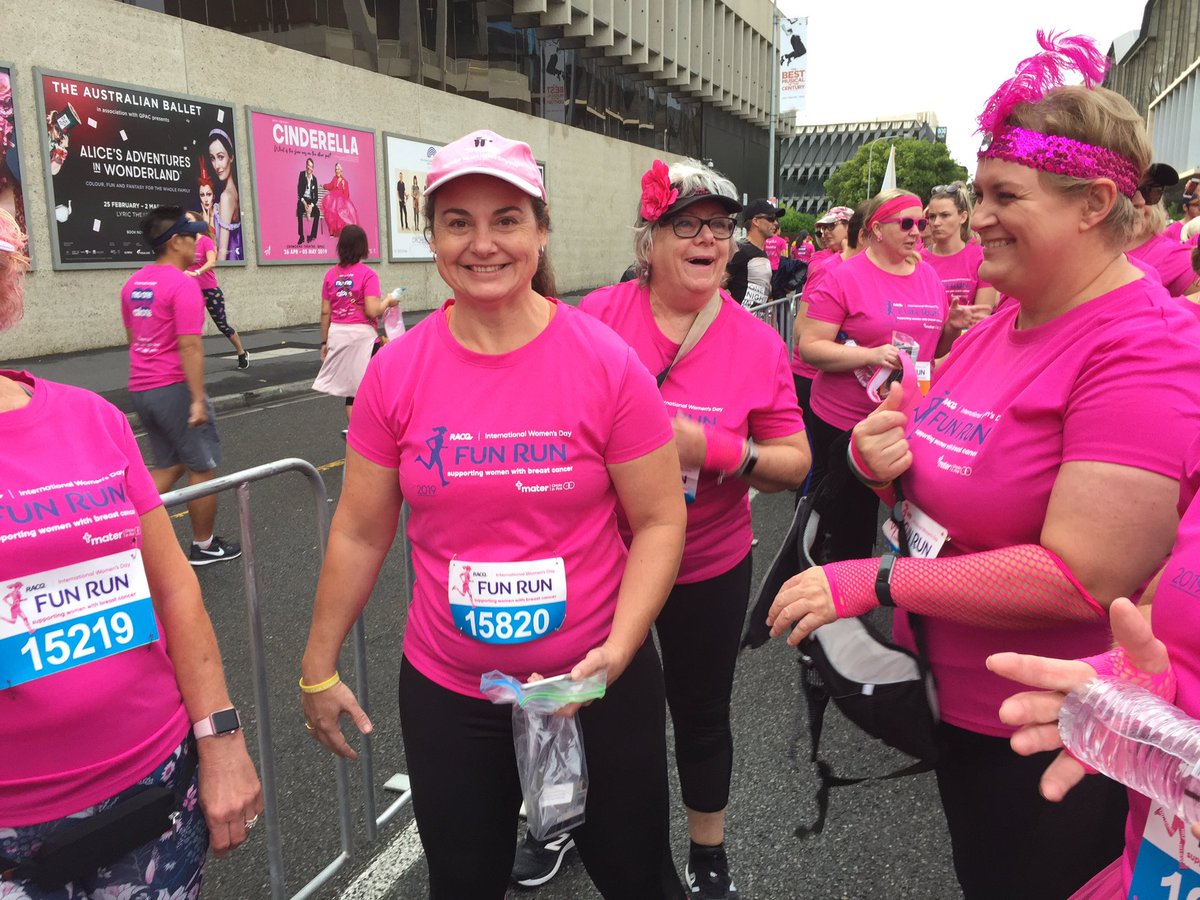 lesley210756's tweet photo. #AussiePeaker #ChicksinPink walking for a cause supporting Breast Cancer Research then enjoying a lovely Breakfast and chat afterwards  #mpc2019 #AussiePeakers #iwdfr  @SamHeughan @MyPeakChallenge @auspeakers @jordana_brown @F1ghtCamp https://t.co/4WbpEQnhN7